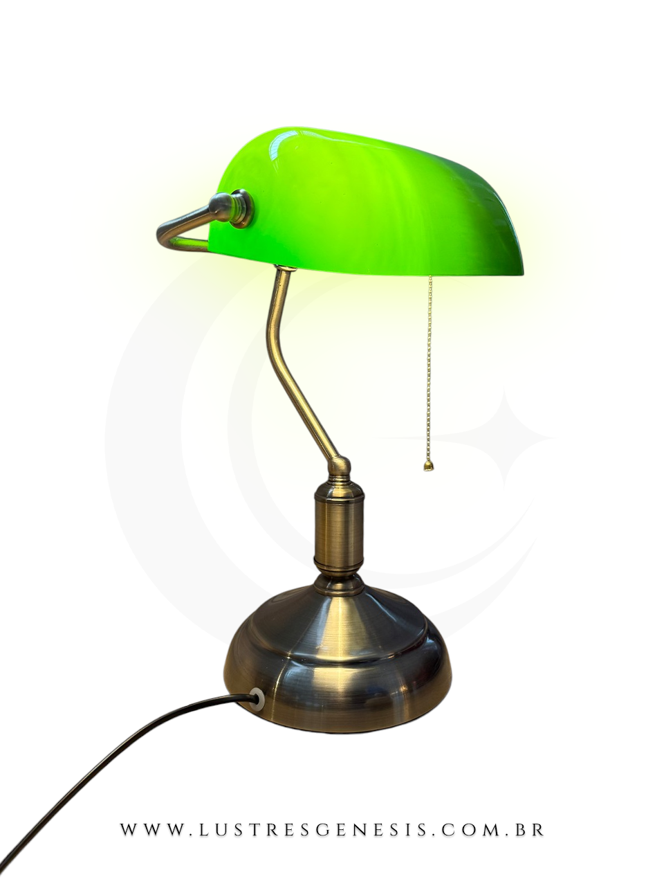 Abajur banker (banqueiro) com cúpula verde esmeralda e estrutura em dourado envelhecido.